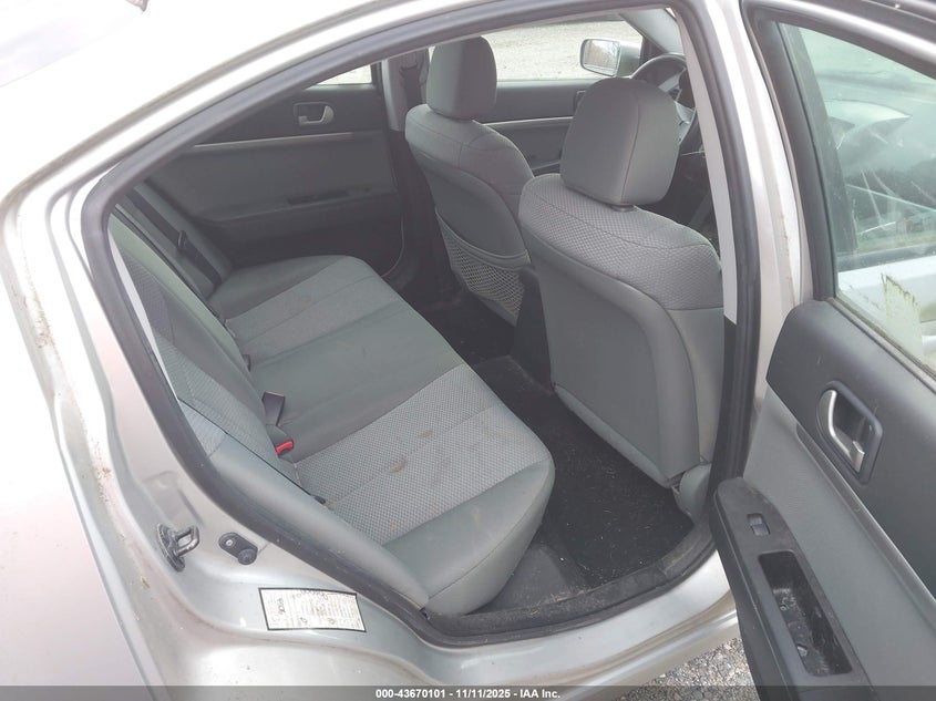 4A32B2FF0BE023307 2011 MITSUBISHI GALANT photo no. 8