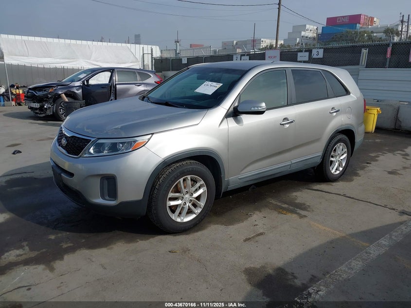 5XYKT3A61EG483343 2014 KIA SORENTO photo no. 2