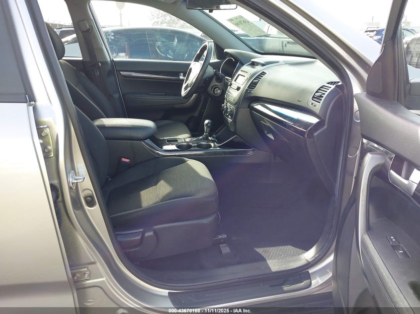 5XYKT3A61EG483343 2014 KIA SORENTO photo no. 5