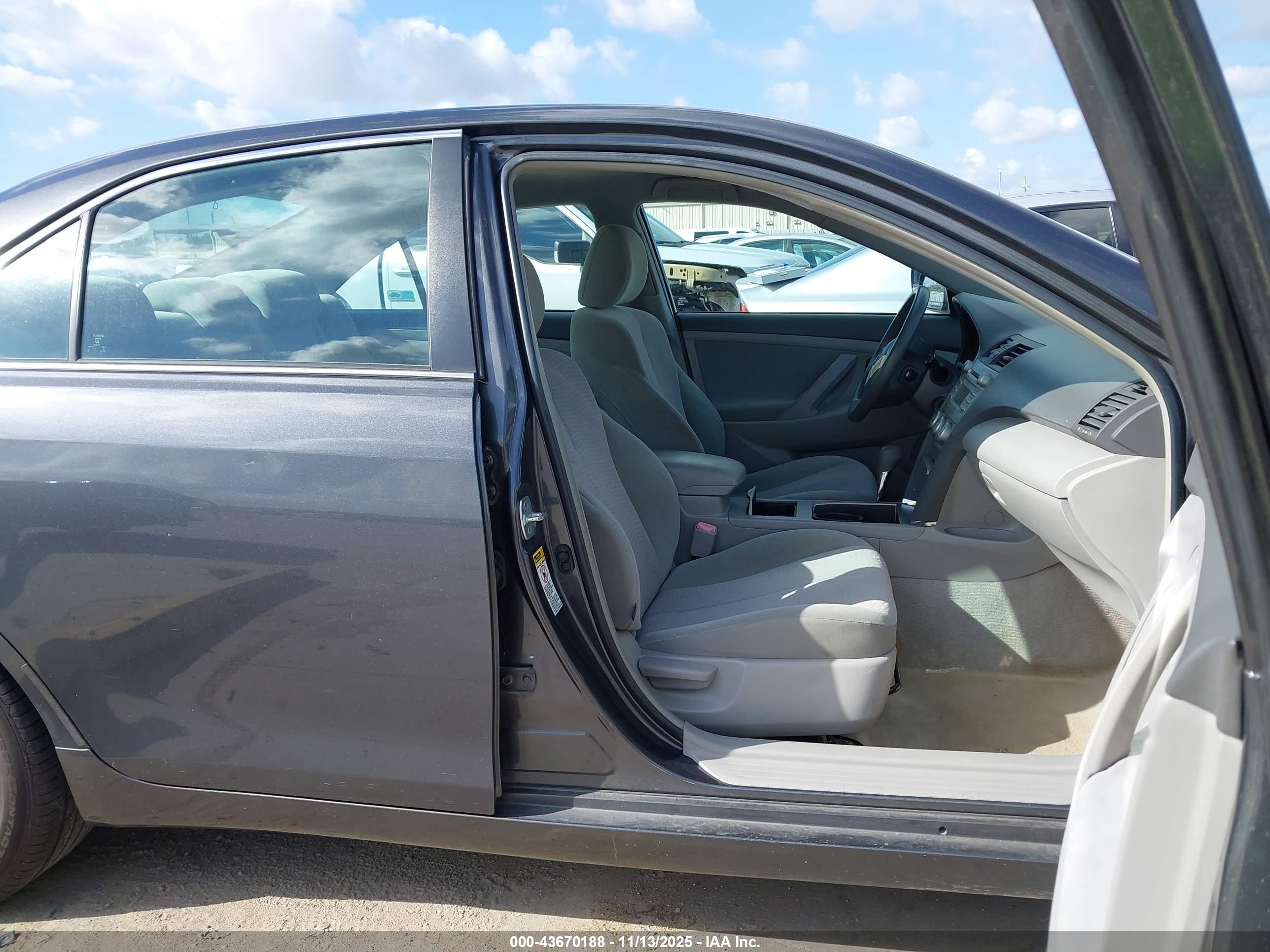 2011 Toyota Camry Le