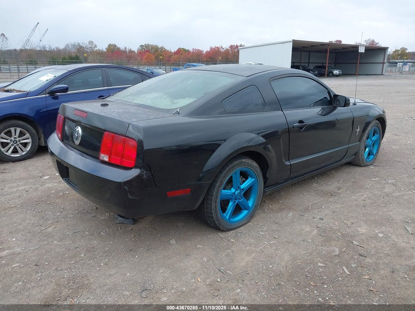 1ZVHT80N185154328 2008 FORD MUSTANG photo no. 4