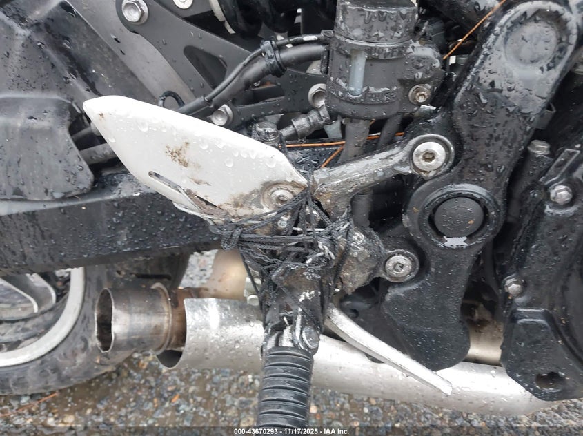 2018 Kawasaki Zr900 R VIN: JKAZR2C12JA001847 Lot: 43670293