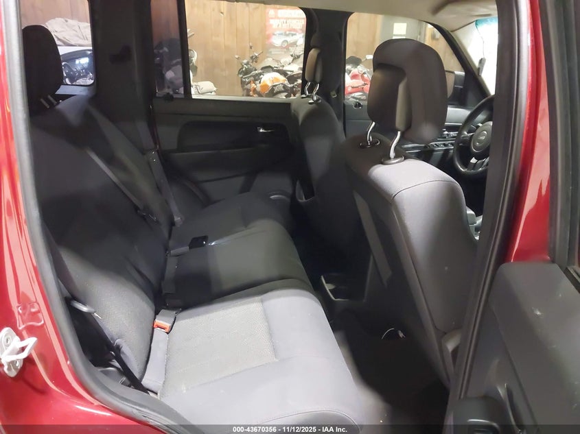 1C4PJMAK9CW210035 2012 JEEP LIBERTY (NORTH AMERICA) photo no. 8