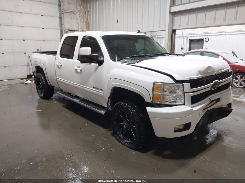 1GC1KYC89BF160098 2011 CHEVROLET SILVERADO photo no. 2