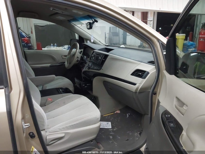 5TDKK3DC1DS337028 2013 TOYOTA SIENNA photo no. 5