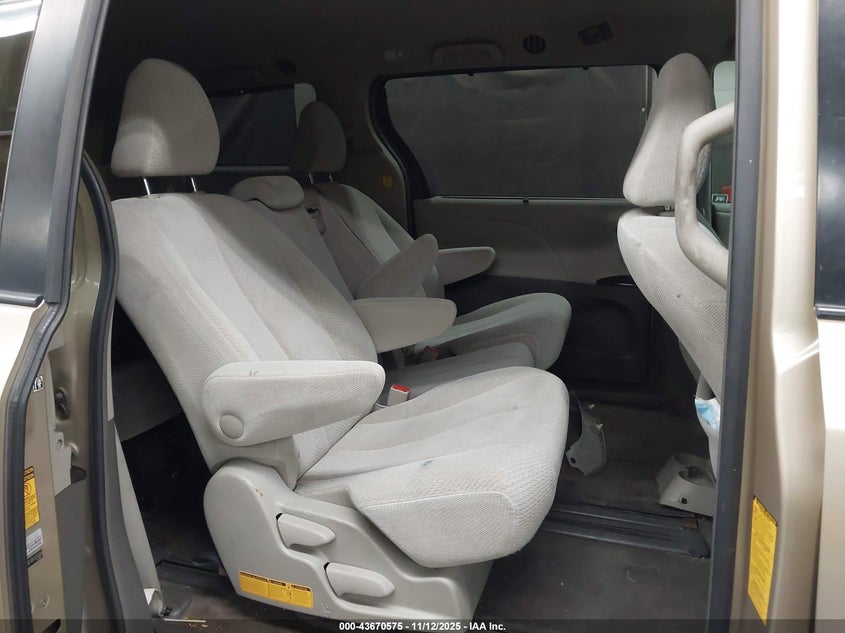 5TDKK3DC1DS337028 2013 TOYOTA SIENNA photo no. 8