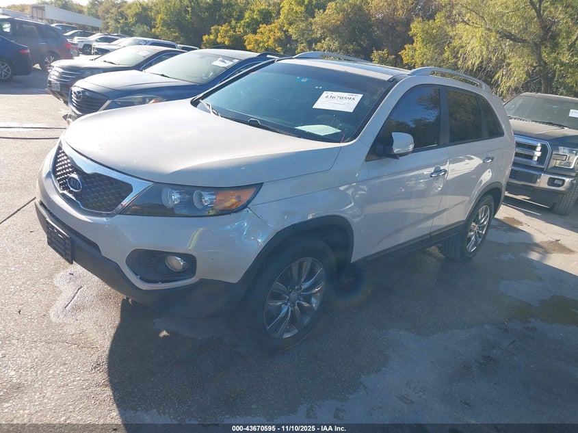 5XYKU4A21BG062072 2011 KIA SORENTO photo no. 2