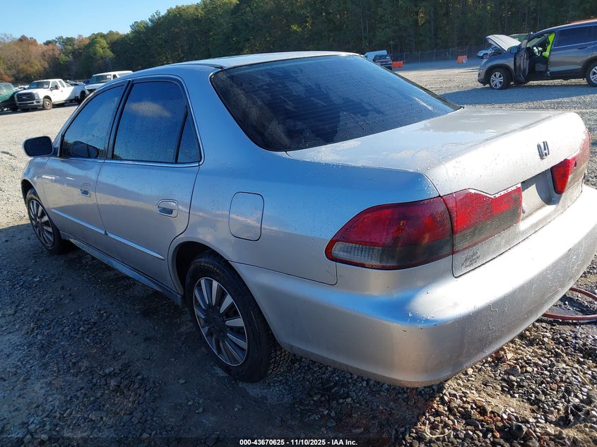 1HGCG16412A048260 2002 HONDA ACCORD photo no. 3