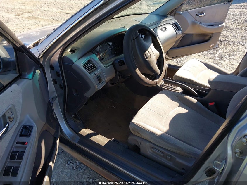 1HGCG16412A048260 2002 HONDA ACCORD photo no. 5