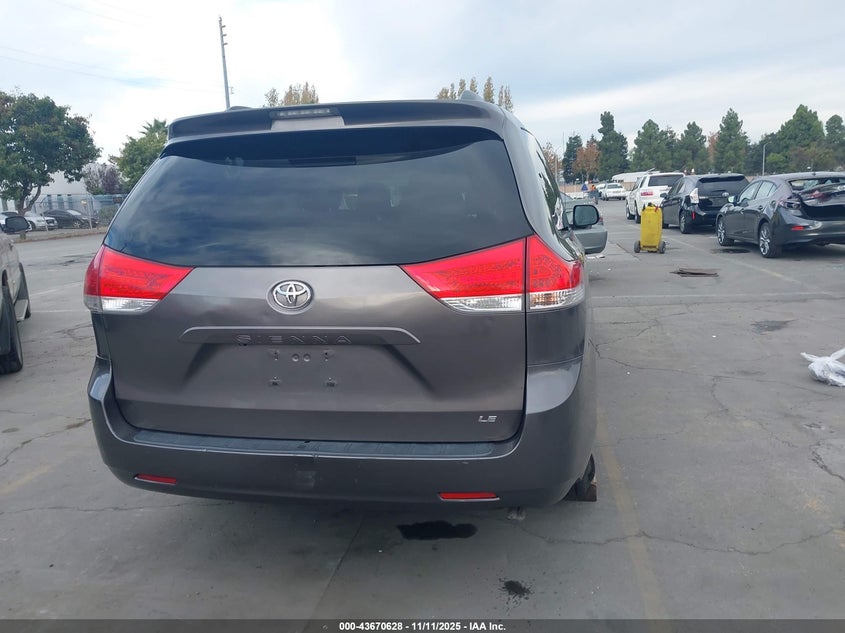 2014 TOYOTA SIENNA LE V6 8 PASSENGER 5TDKK3DC7ES426068