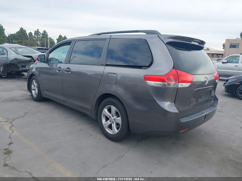 2014 TOYOTA SIENNA LE V6 8 PASSENGER 5TDKK3DC7ES426068