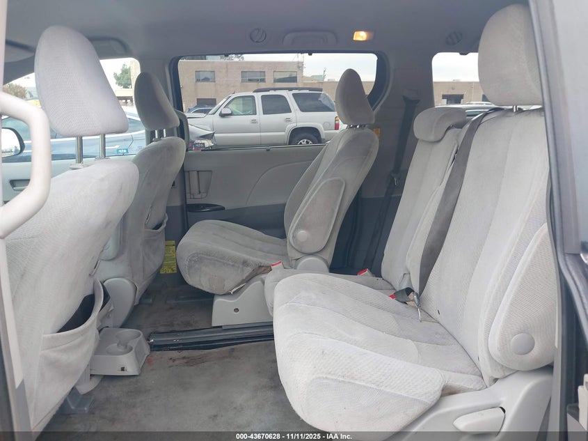 2014 TOYOTA SIENNA LE V6 8 PASSENGER 5TDKK3DC7ES426068