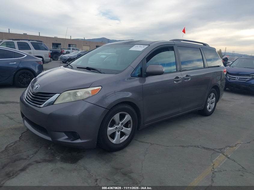 2014 TOYOTA SIENNA LE V6 8 PASSENGER 5TDKK3DC7ES426068