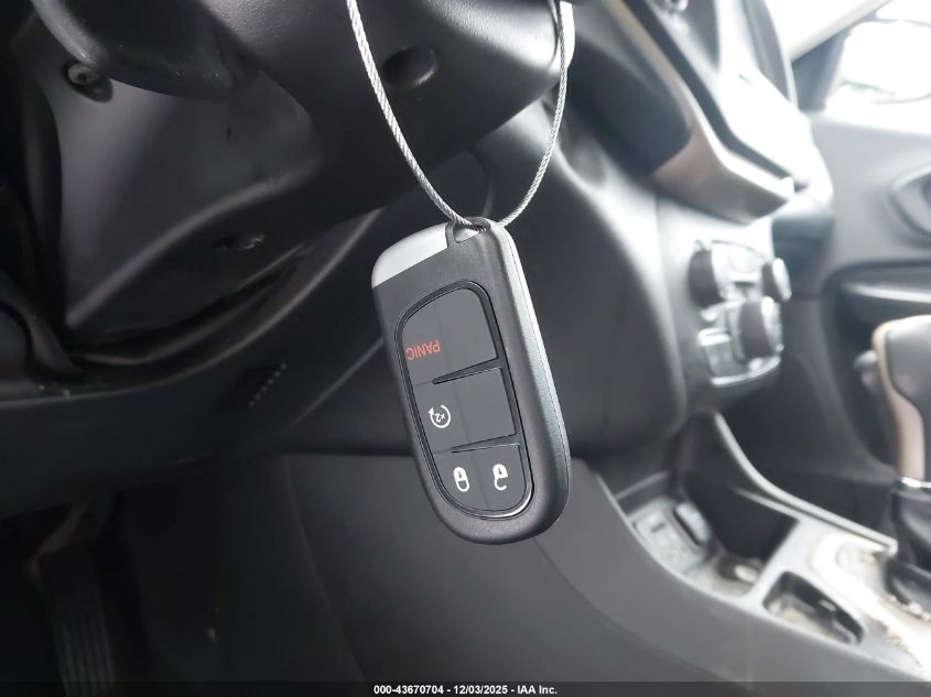 2014 Jeep Cherokee Limited VIN: 1C4PJLDBXEW170654 Lot: 43670704