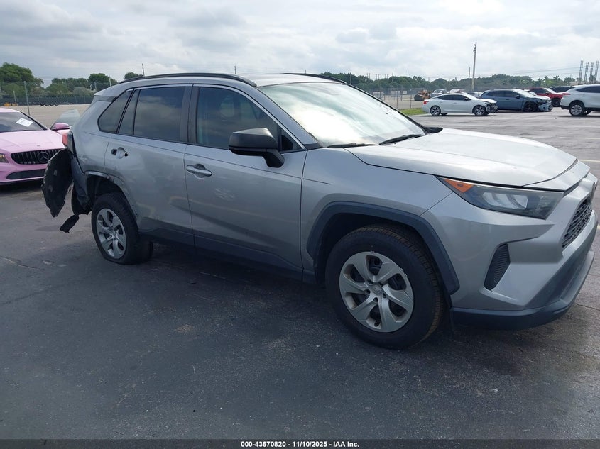 TOYOTA RAV4 LE