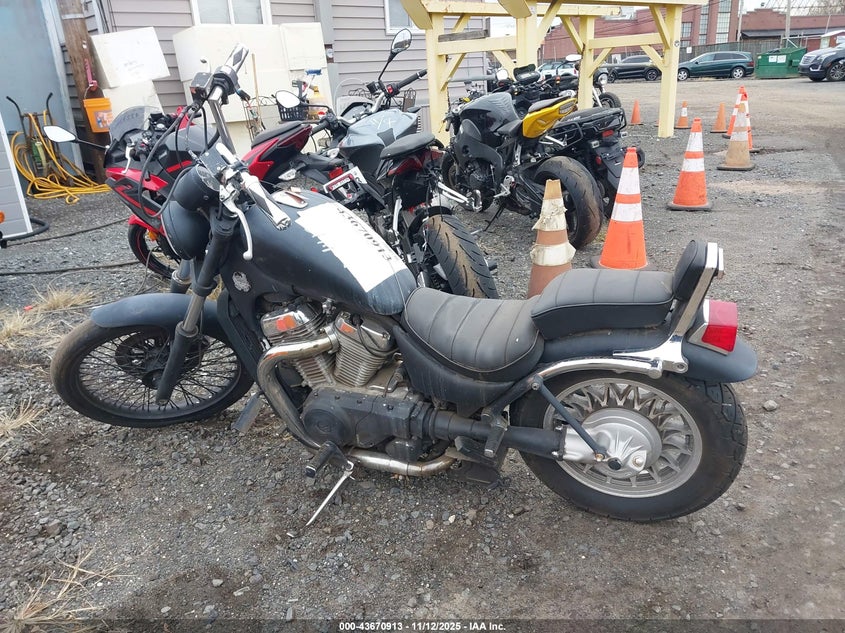 1993 Suzuki Vs800 Glp VIN: JS1VS52A3P2100329 Lot: 43670913