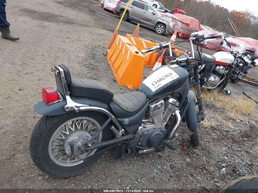 1993 Suzuki Vs800 Glp VIN: JS1VS52A3P2100329 Lot: 43670913