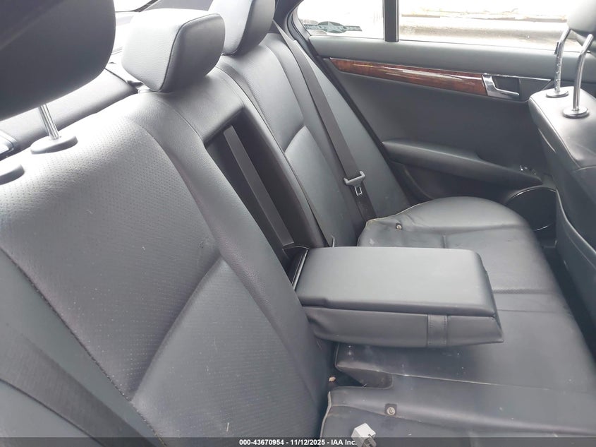 2009 Mercedes-Benz C 300 Luxury 4Matic/Sport 4Matic VIN: WDDGF81X59F226686 Lot: 43670954