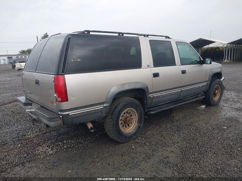 1GKGK26J4XJ792411 1999 GMC SUBURBAN photo no. 4