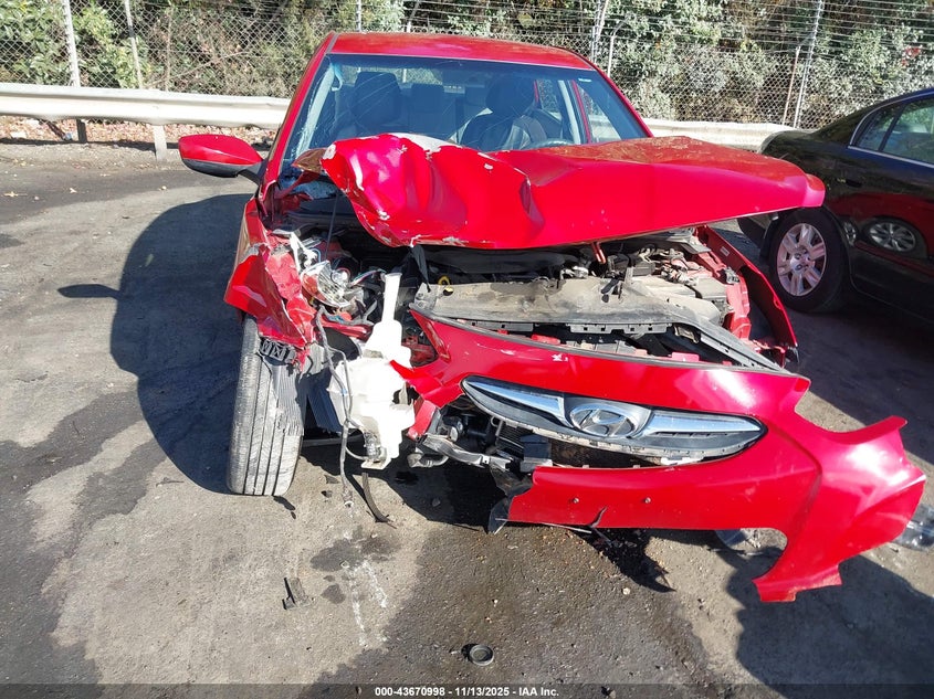 2013 HYUNDAI ACCENT GLS KMHCU4AEXDU341712