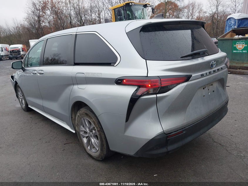 2022 TOYOTA SIENNA LE 5TDKSKFC1NS065458