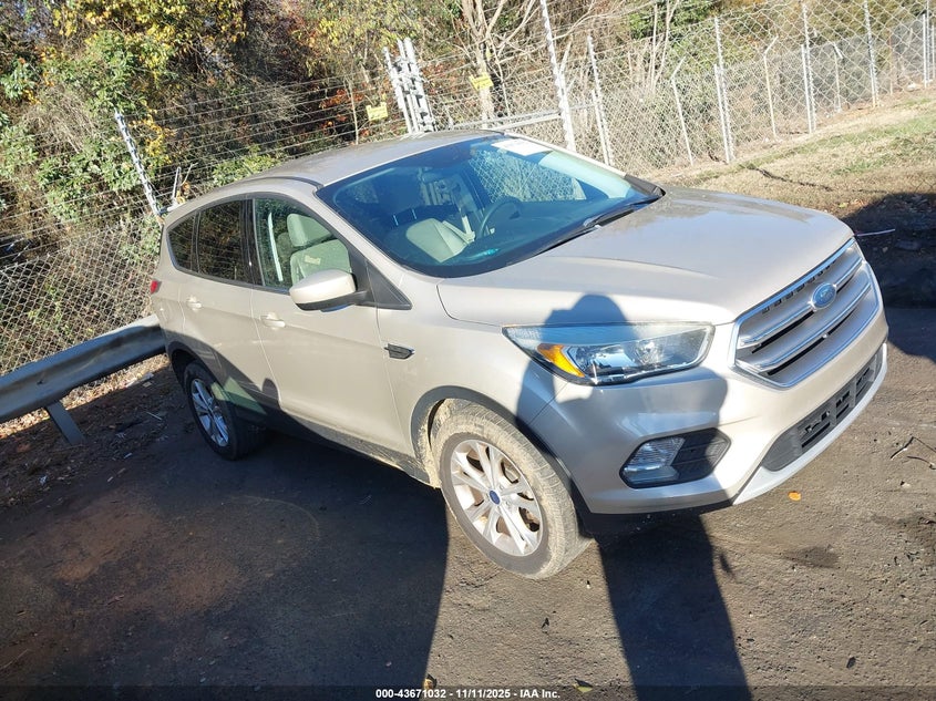 2017 FORD ESCAPE SE - 1FMCU0GD9HUB35424