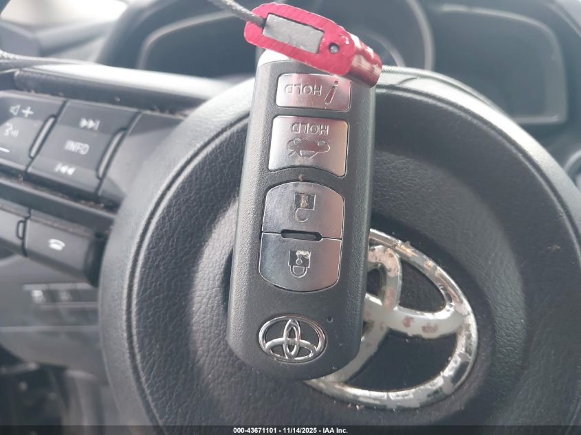 2019 Toyota Yaris Le VIN: 3MYDLBYV6KY504230 Lot: 43671101