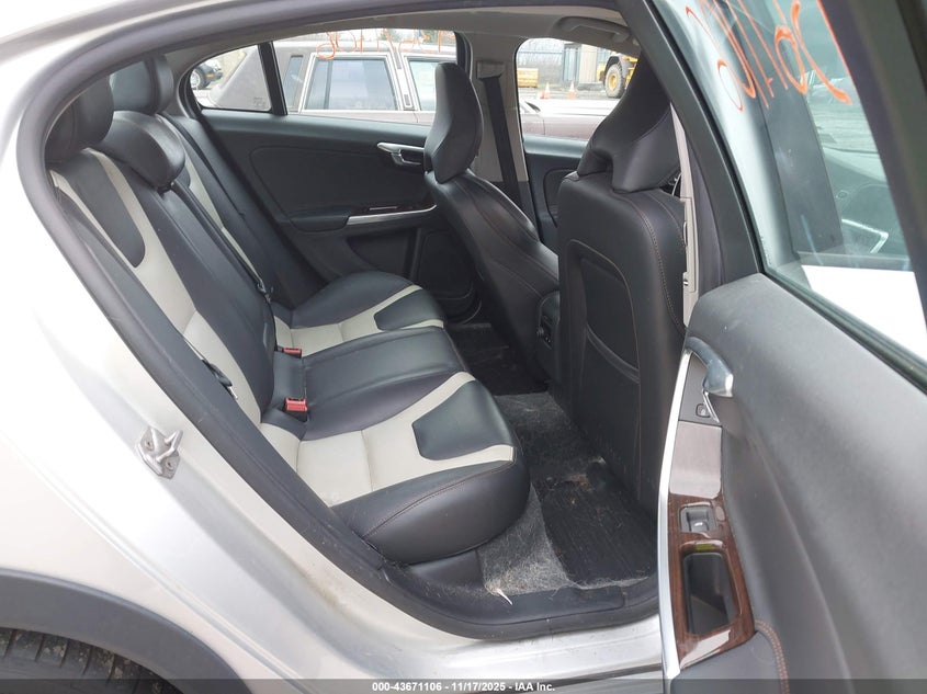 2016 Volvo S60 Cross Country T5 Platinum VIN: YV4612UM5G2000653 Lot: 43671106