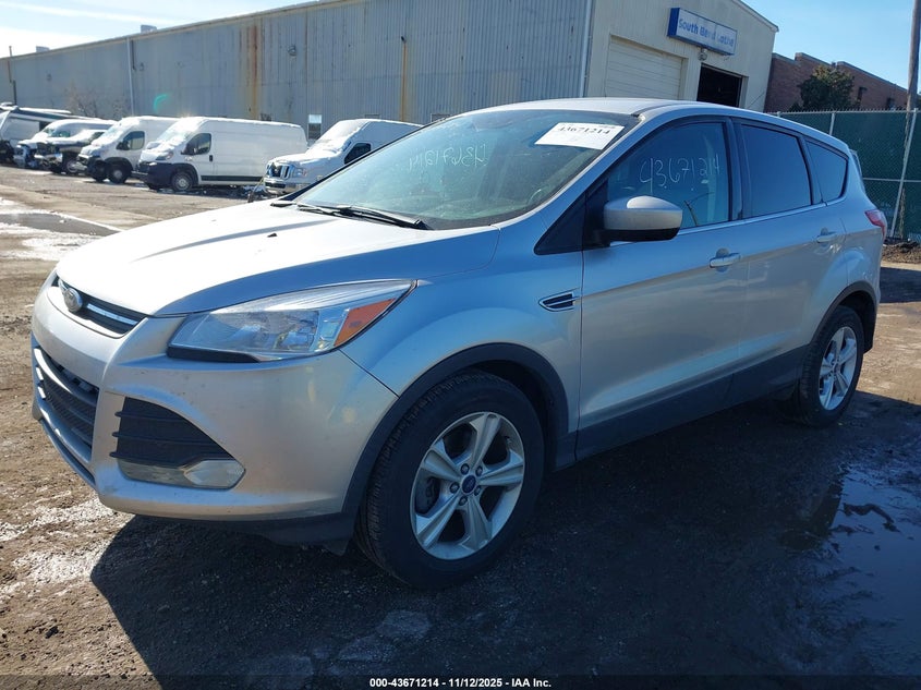 1FMCU0G76FUA19072 2015 FORD ESCAPE photo no. 2