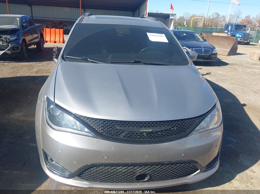 2020 Chrysler Pacifica 35Th Anniversary Touring L Plus VIN: 2C4RC1EG2LR116899 Lot: 43671289