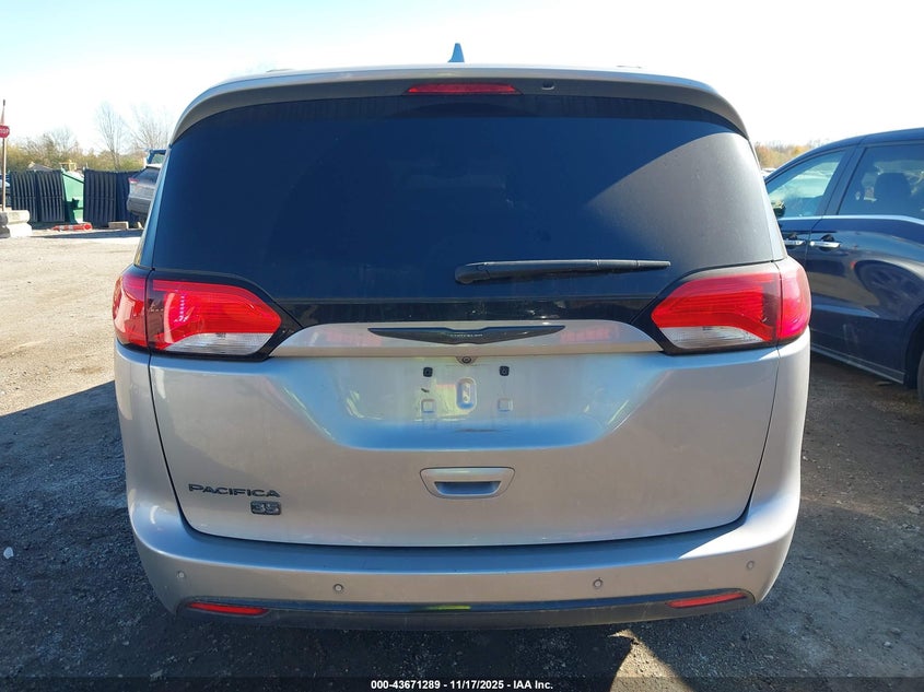 2020 Chrysler Pacifica 35Th Anniversary Touring L Plus VIN: 2C4RC1EG2LR116899 Lot: 43671289