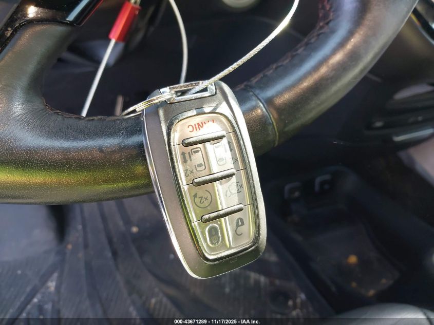 2020 Chrysler Pacifica 35Th Anniversary Touring L Plus VIN: 2C4RC1EG2LR116899 Lot: 43671289