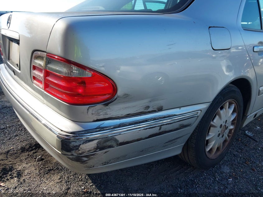 2001 Mercedes-Benz E 320 VIN: WDBJF65J81B284389 Lot: 43671301