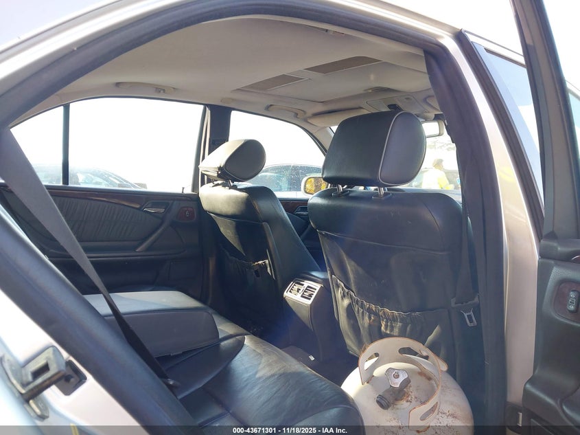 2001 Mercedes-Benz E 320 VIN: WDBJF65J81B284389 Lot: 43671301