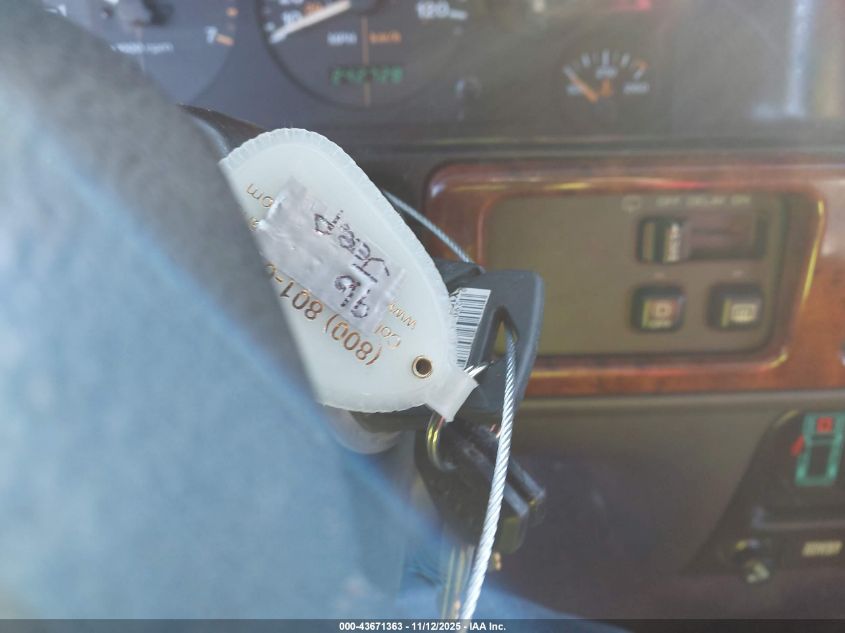 1996 Jeep Grand Cherokee Laredo VIN: 1J4GZ58S3TC263717 Lot: 43671363