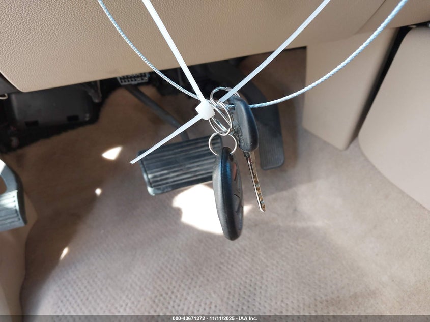 2008 GMC Yukon Slt VIN: 1GKFC13028R124852 Lot: 43671372