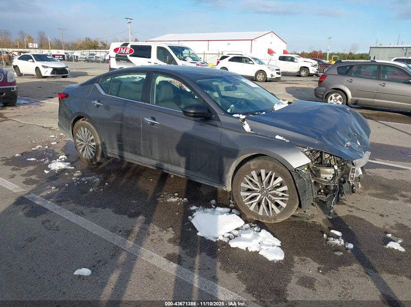 NISSAN ALTIMA SV FWD