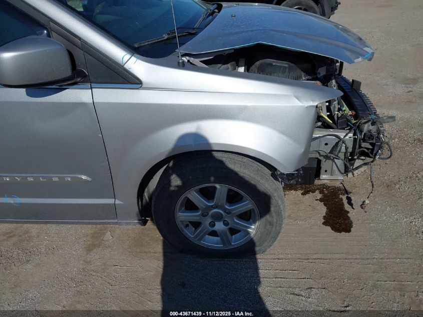 2013 Chrysler Town & Country Touring VIN: 2C4RC1BG4DR555270 Lot: 43671439