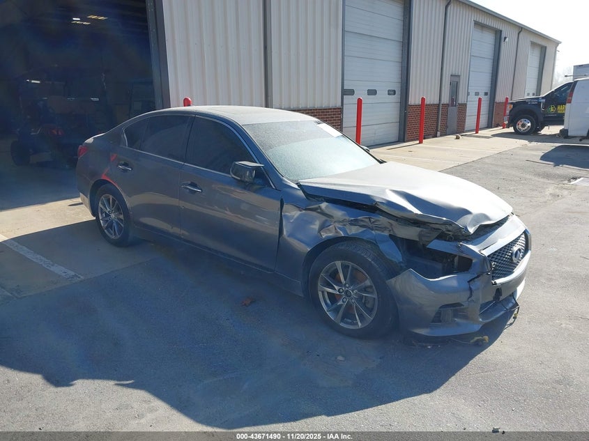 INFINITI Q50 PREMIUM