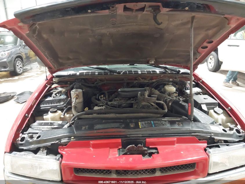 2000 Chevrolet Blazer Ls VIN: 1GNCT18W0YK256231 Lot: 43671601