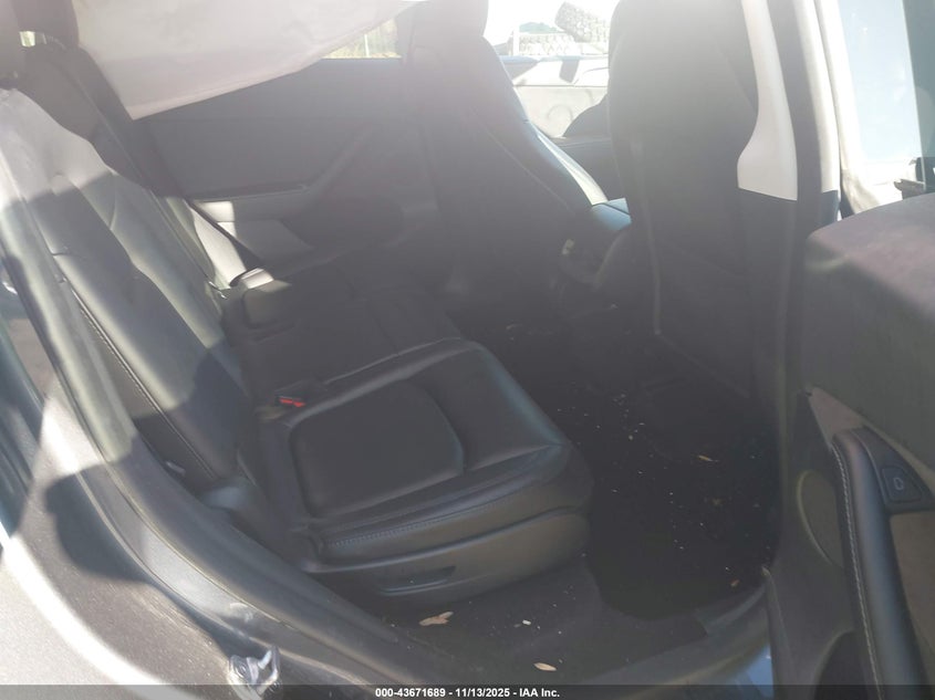 2023 Tesla Model Y Awd/Long Range Dual Motor All-Wheel Drive VIN: 7SAYGAEE9PF948825 Lot: 43671689