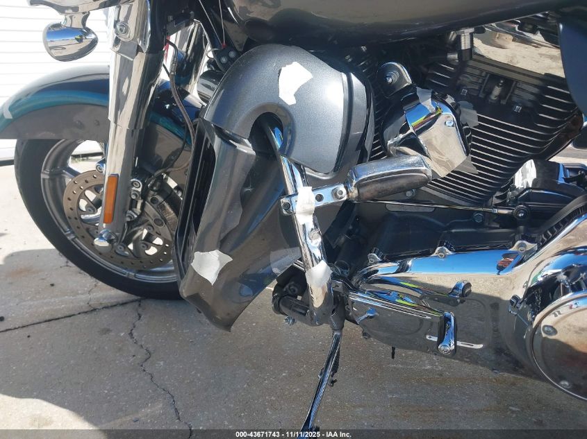 2015 Harley-Davidson Flhtkse Cvo Limited VIN: 1HD1TEN16FB956766 Lot: 43671743