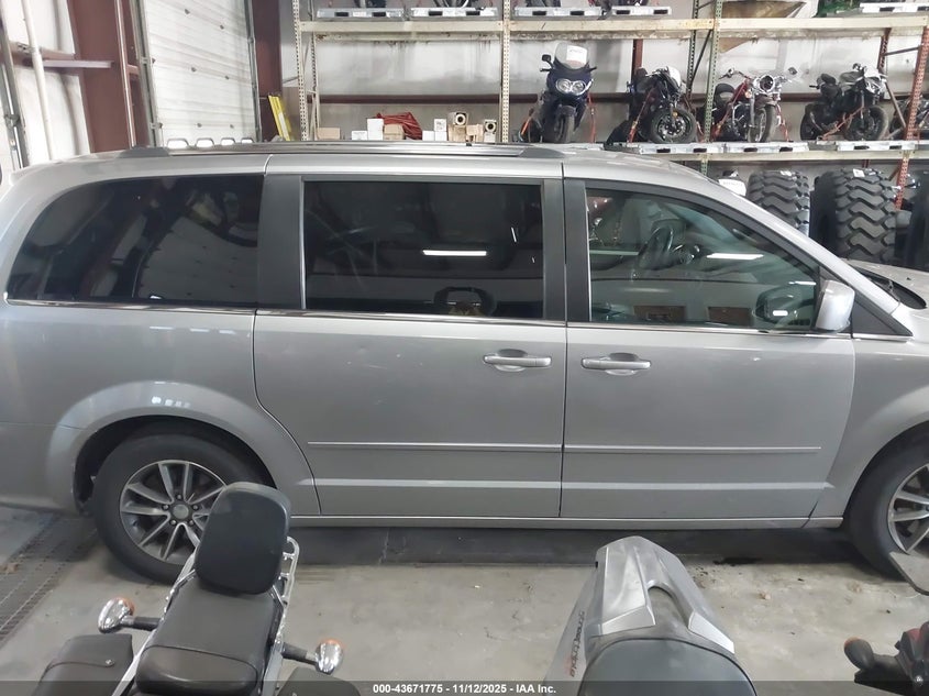 2017 Dodge Grand Caravan Sxt VIN: 2C4RDGCG6HR858166 Lot: 43671775