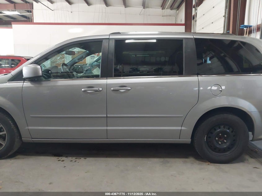 2017 Dodge Grand Caravan Sxt VIN: 2C4RDGCG6HR858166 Lot: 43671775