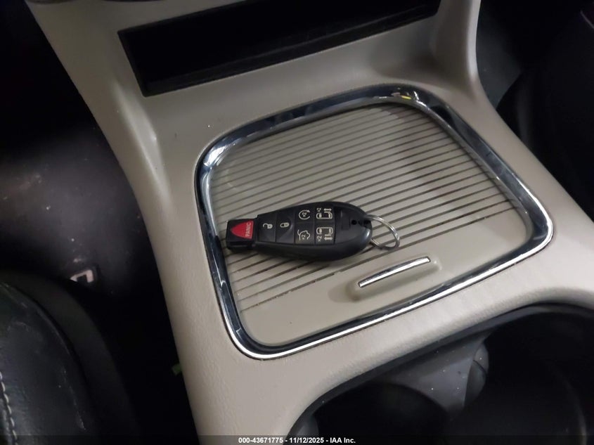 2017 Dodge Grand Caravan Sxt VIN: 2C4RDGCG6HR858166 Lot: 43671775