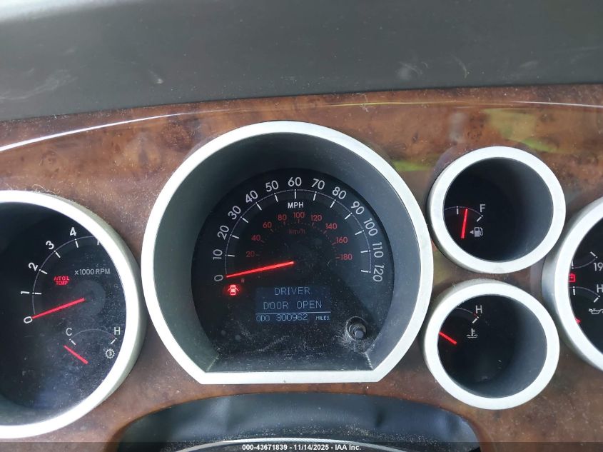 2007 Toyota Tundra Limited 5.7L V8 VIN: 5TFDV58127X027084 Lot: 43671839