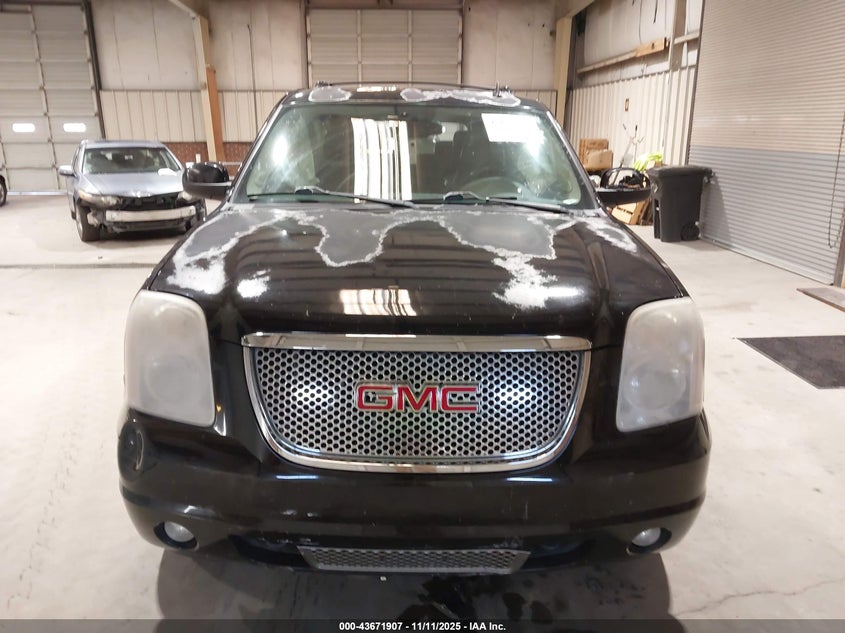 2008 GMC Yukon Denali VIN: 1GKFK638X8J239073 Lot: 43671907