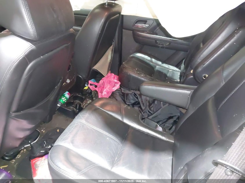 2008 GMC Yukon Denali VIN: 1GKFK638X8J239073 Lot: 43671907