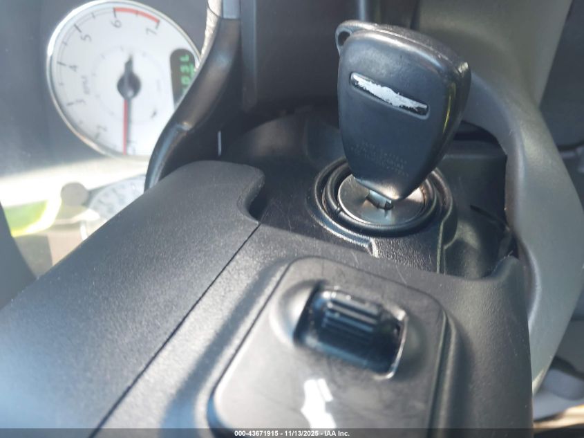 2005 Chrysler Town & Country Limited VIN: 2C4GP64L85R260970 Lot: 43671915