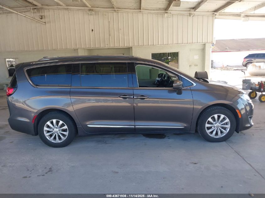 2019 Chrysler Pacifica Touring L VIN: 2C4RC1BG0KR731633 Lot: 43671936